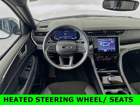 Used 2023 Jeep Grand Cherokee L Laredo image 3