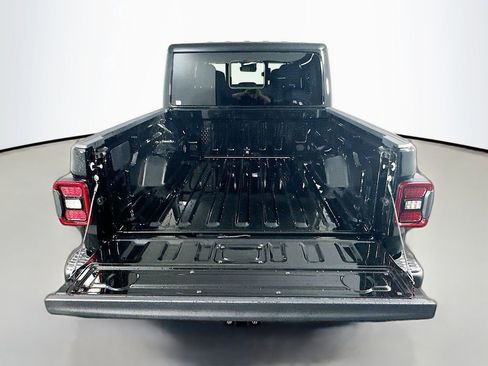 New 2025 Jeep Gladiator Rubicon w/ Convenience Group image 16