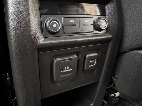 Used 2022 Chevrolet Traverse RS AWD/4WD image 18
