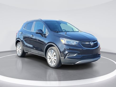 Used 2020 Buick Encore Preferred w/ Safety Package image 2