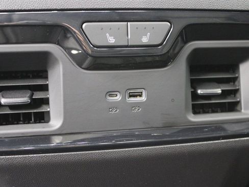 Used 2023 Chevrolet Silverado 1500 ZR2 image 11