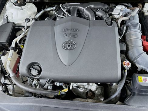 Used 2020 Toyota Camry XSE image 32