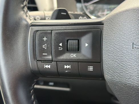 Used 2025 Nissan Rogue SV AWD/4WD image 17