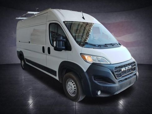 Used 2024 RAM ProMaster 2500 w/ Convenience Group FWD image 7