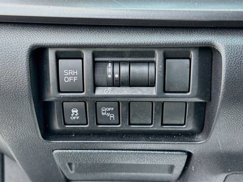 Used 2017 Subaru Impreza 2.0i Limited AWD/4WD image 10