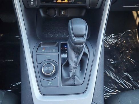 Used 2024 Toyota RAV4 XLE image 12