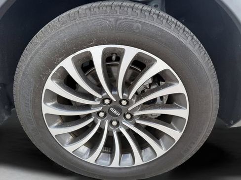 Used 2023 Lincoln Aviator Reserve w/ Equipment Group 201A AWD/4WD image 39