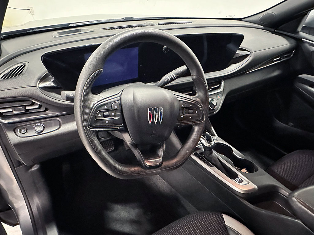 Used 2024 Buick Envista Preferred FWD image 19