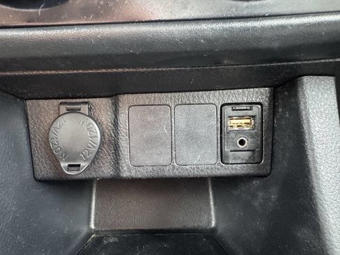 Used 2017 Toyota Corolla LE image 21