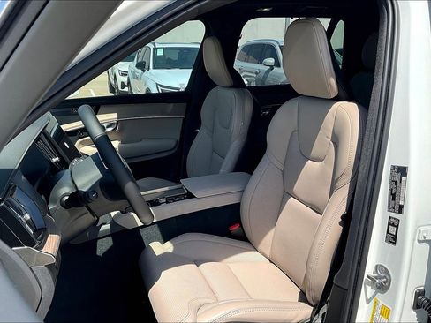 New 2026 Volvo XC90 B5 Ultra image 22