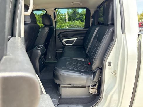 Used 2017 Nissan Titan SV AWD/4WD image 30