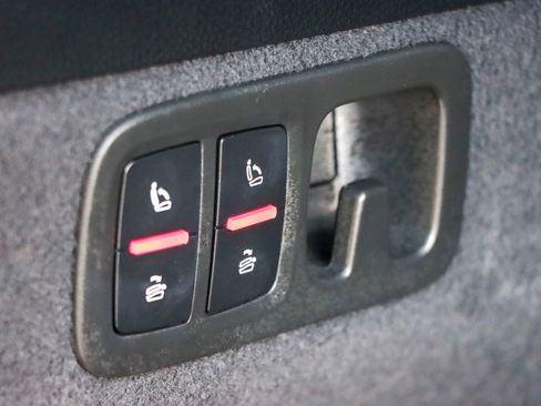 Used 2018 Audi Q7 3.0T Prestige w/ Prestige Package image 17