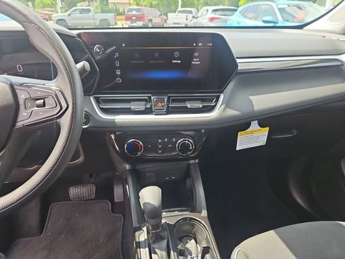 Used 2024 Chevrolet TrailBlazer LT FWD image 17