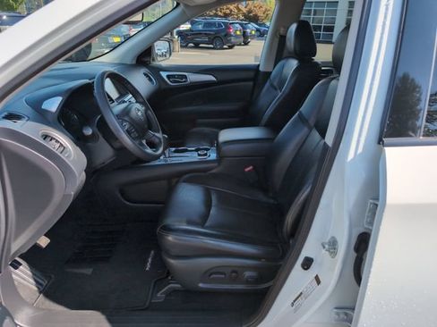 Used 2020 Nissan Pathfinder SL AWD/4WD image 17