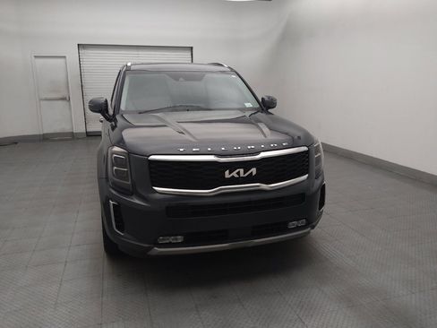 Used 2022 Kia Telluride SX w/ Towing Package FWD image 14