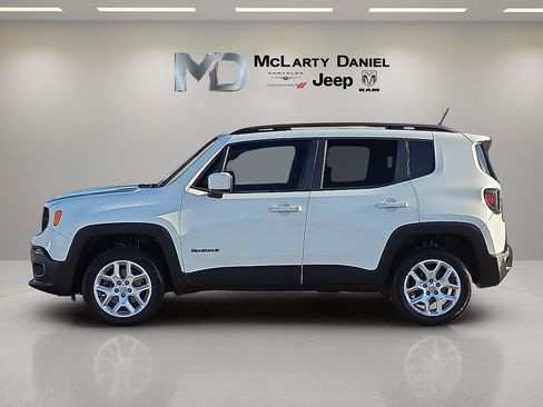Used 2017 Jeep Renegade Latitude image 3