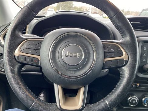 Certified 2017 Jeep Renegade Latitude w/ Cold Weather Group image 18