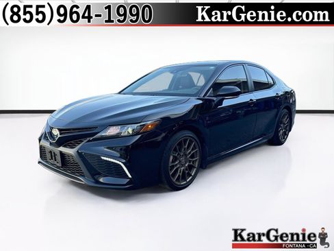 Used 2023 Toyota Camry SE FWD image 1