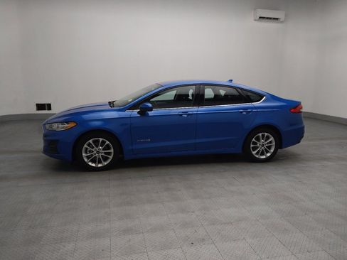 Used 2019 Ford Fusion SE image 2