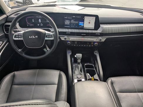 Used 2024 Kia Telluride EX w/ EX Captain's Chair Package image 12