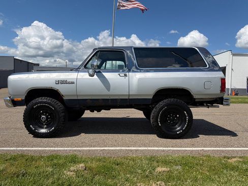 Used 1990 Dodge Ramcharger 4WD image 8