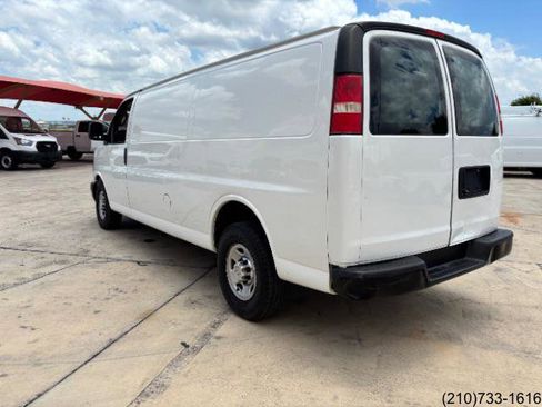 Used 2016 Chevrolet Express 3500 Extended RWD image 5