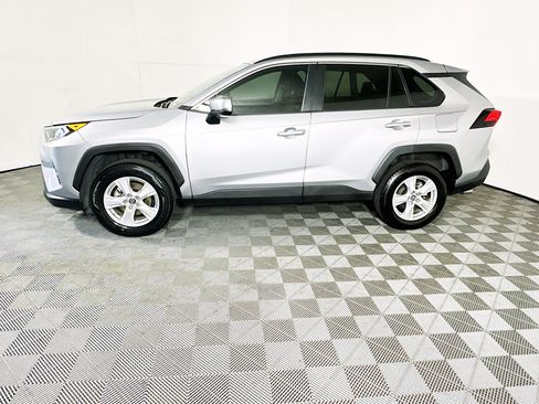Used 2020 Toyota RAV4 XLE w/ Convenience Package FWD image 6