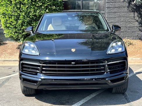 Used 2021 Porsche Cayenne Coupe image 3
