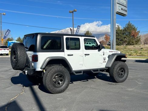 Used 2021 Jeep Wrangler Unlimited Rubicon w/ LED Lighting Group AWD/4WD image 11