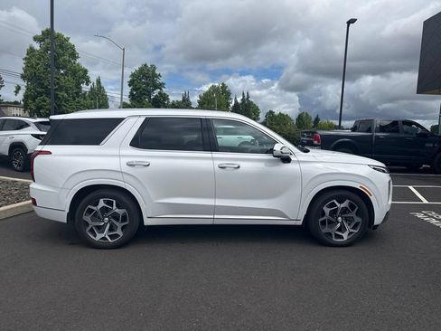 Used 2022 Hyundai Palisade Calligraphy w/ Cargo Package FWD image 4