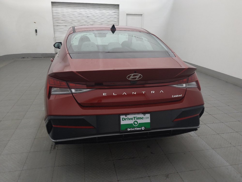 Used 2025 Hyundai Elantra Limited FWD image 6