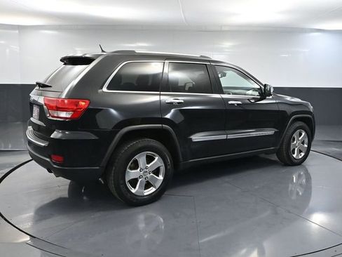 Used 2011 Jeep Grand Cherokee Limited image 4