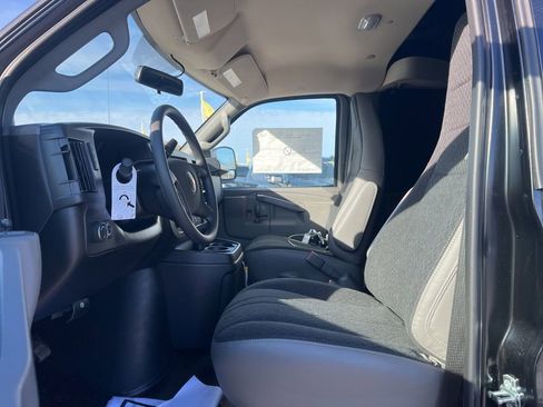 New 2025 Chevrolet Express 3500 w/ Driver Convenience Package image 12