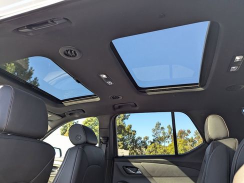 Used 2023 Chevrolet Traverse High Country image 27