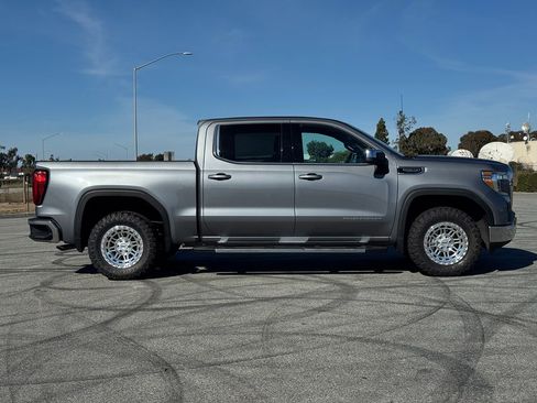Used 2021 GMC Sierra 1500 SLE w/ Preferred Package image 9