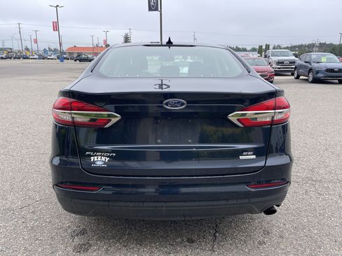 Used 2020 Ford Fusion SE FWD image 5