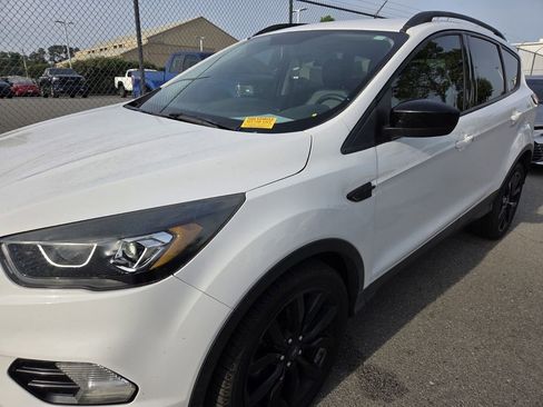 Used 2019 Ford Escape SE FWD image 10