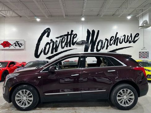 Used 2018 Cadillac XT5 Luxury w/ Driver Awareness Package FWD image 2