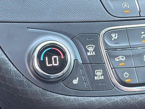 Used 2023 Chevrolet Malibu LT FWD image 18