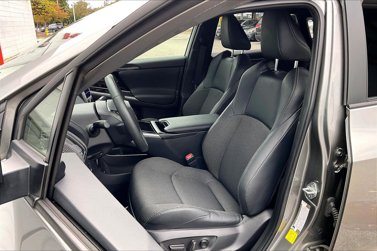 Used 2025 Toyota bZ4X AWD w/ Weather Package image 30