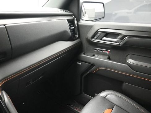 Used 2025 GMC Sierra 1500 AT4 w/ AT4 Premium Package AWD/4WD image 8