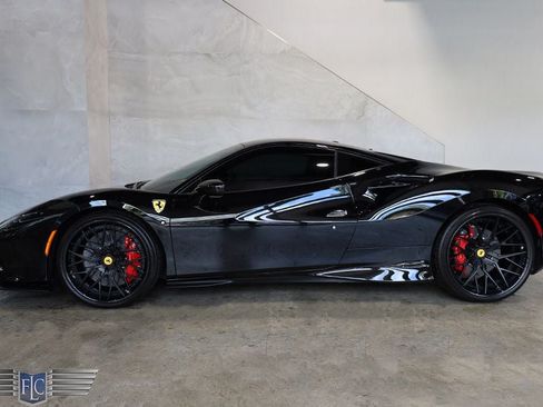 Used 2020 Ferrari F8 Tributo RWD image 2