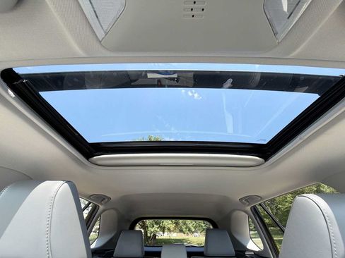 Used 2023 Toyota RAV4 XLE Premium FWD image 16