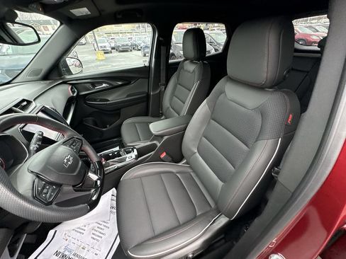 Used 2023 Chevrolet TrailBlazer RS w/ Sun and Liftgate Package AWD/4WD image 13
