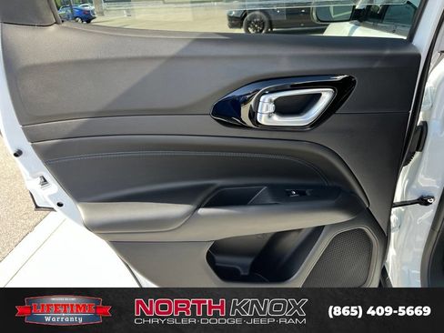 New 2026 Jeep Compass Latitude AWD/4WD image 14