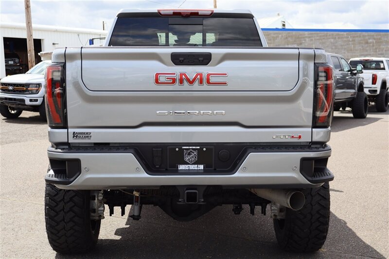 Used 2025 GMC Sierra 3500 AT4 w/ AT4 Premium Plus Package AWD/4WD image 4