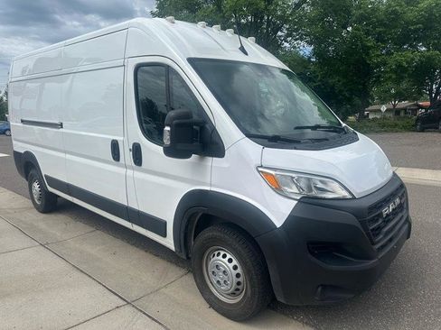Used 2024 RAM ProMaster 2500 FWD image 2