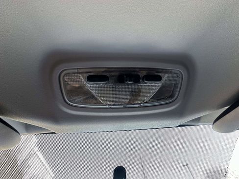 Used 2010 Ford Transit Connect XLT image 29