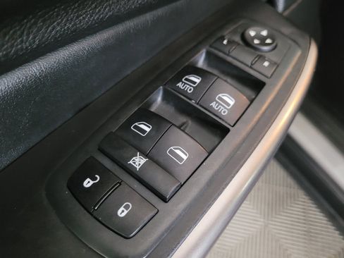 Used 2021 Jeep Cherokee Latitude FWD image 27