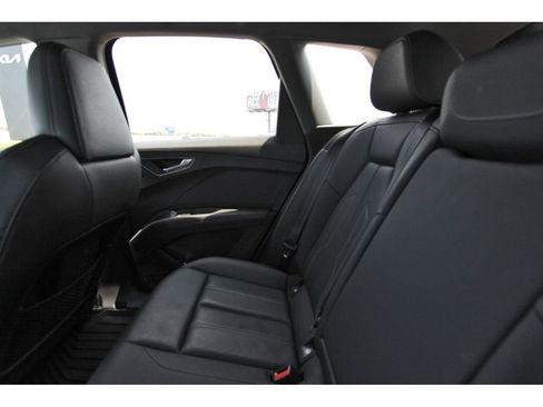 Used 2022 Audi Q4 e-tron Premium Plus AWD/4WD image 12